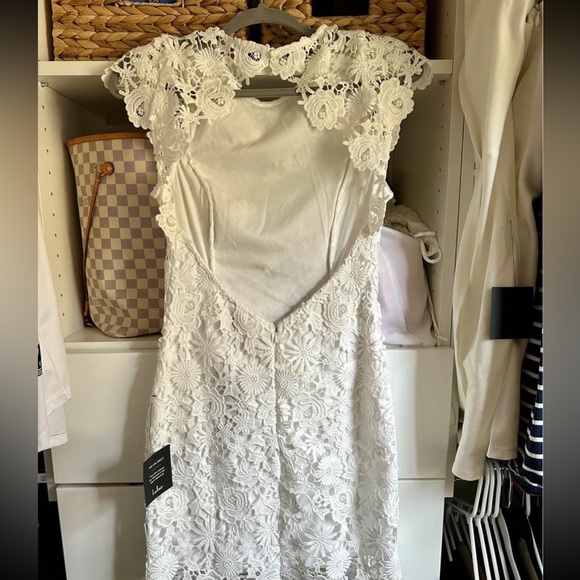 NWT Romance Language Backless Lace Dress - Picture 3 of 5